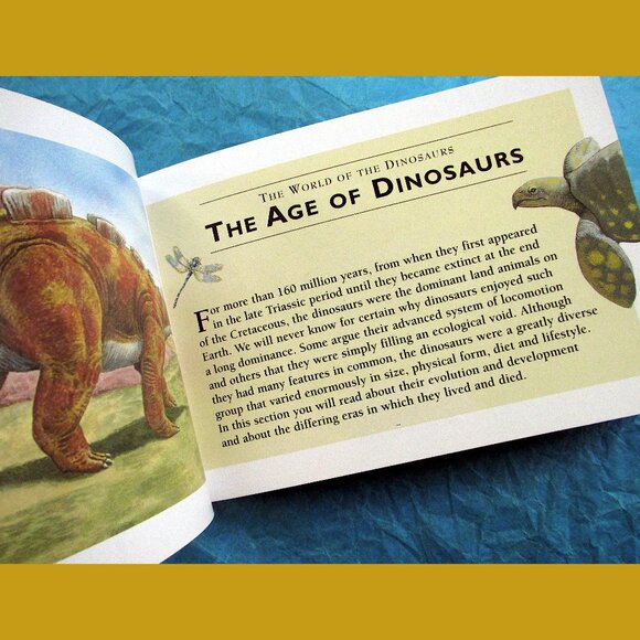 Book - The Little Guides: Dinosaurs, ed. by Dr. Paul Willis - Picture 2 of 16
